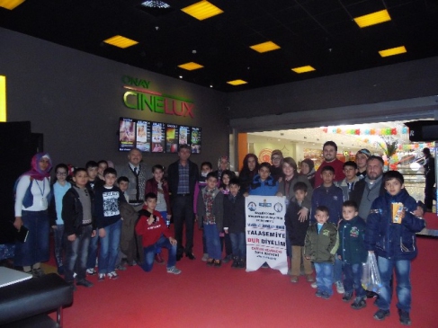 Talasemi Ve Lösemililer Derneği Çocuk Kulübünden Talasemi Hastası Ve Yakınlarına Sinema Keyfi