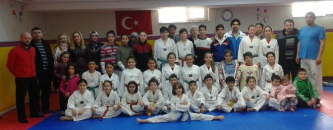 Bozüyüklü Minik Ve Yıldız Taekwondocuların Hedefleri Büyük
