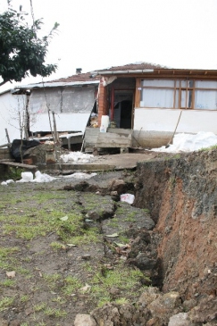 Düzce'de Yağan Kar Sonrası 73 Alanda Heyelan Meydana Geldi