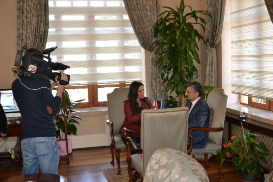 Vali Bektaş Kanal 7 Avrupa Kanalı'nda Manisa'yı Tanıtıyor