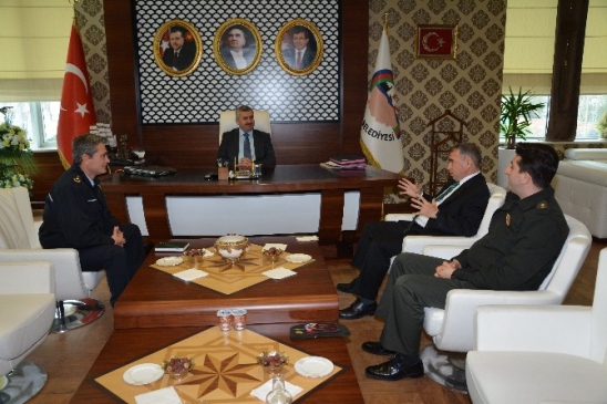 Başkan Baran Umre Dönüşü Ziyaretçilerini Ağırladı