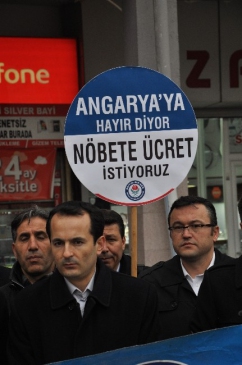 Balıkesir'de Eğitimcilerden Nöbet Ve Ek Ders Eylemi