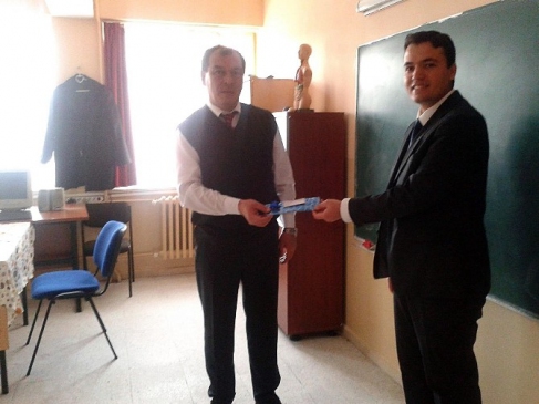 Okul Müdüründen Öğretmenlerine Anlamlı Hediye