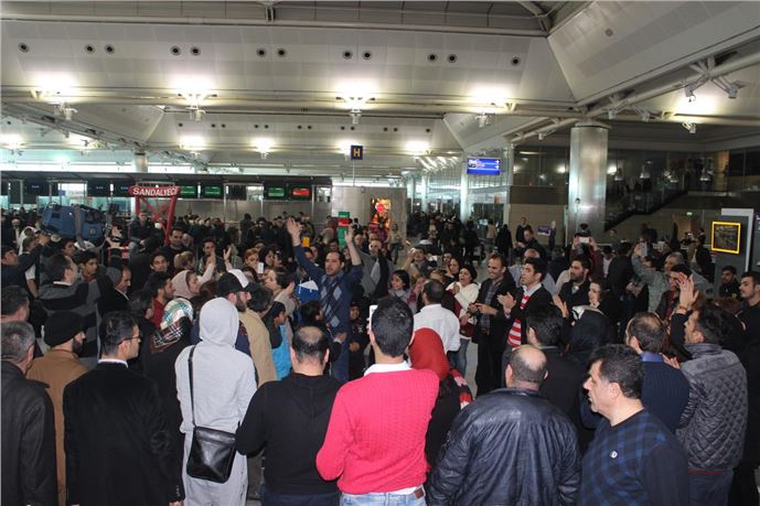 İranlı yolculardan protesto