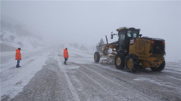 Yurtta kışSertavul Geçidi ulaşıma kapandı