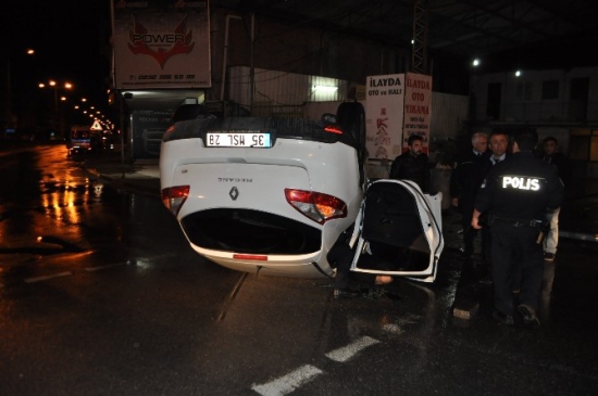 İzmir'de Trafik Kazası1 Yaralı