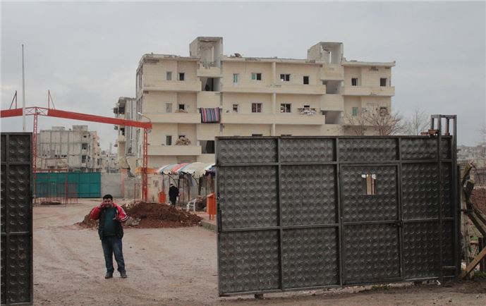 Kobani'de tüm yollar Türkiye'ye çıkıyor