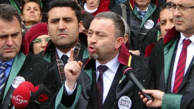 İstanbul Barosu Avukatları 'adalet Nöbeti'nde