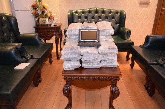 AK Parti İstanbul Milletvekili Boyraz Öğrencilere Tablet Gönderdi