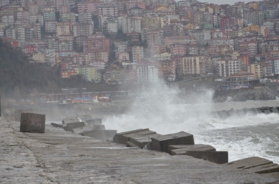 Zonguldak'ta Şiddetli Fırtına