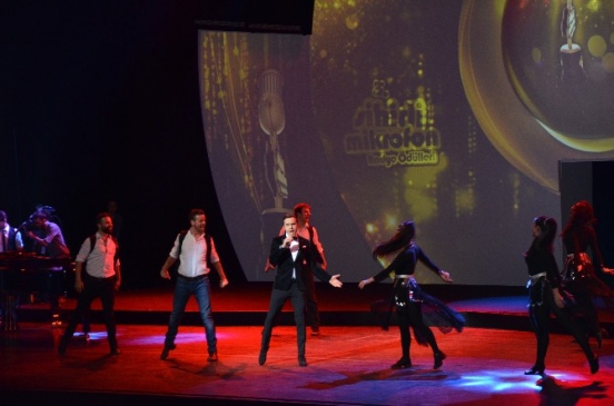 Ünlü Sanatçılar Radyocuları Yalnız Bırakmadı