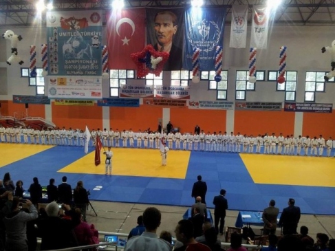 Rizeli Judocular Ümit Verdi