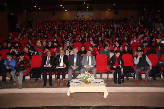 Aydın'da Çanakkale Destanı Tiyatrosu İlgiyle İzlendi