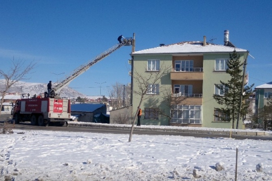 Kelkit'te Üst Üste Yangın Çıkınca İtfaiye Uyardı