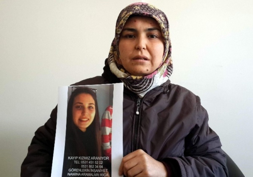 Aydınlı Aile Her Yerde Kızlarını Arıyor