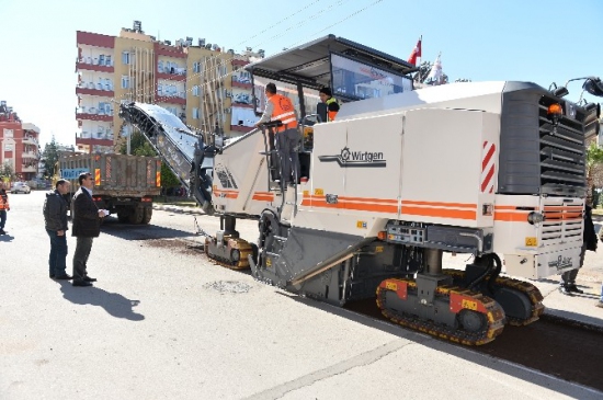 Muratpaşa Belediyesi Asfalt Freze Makinesi Aldı