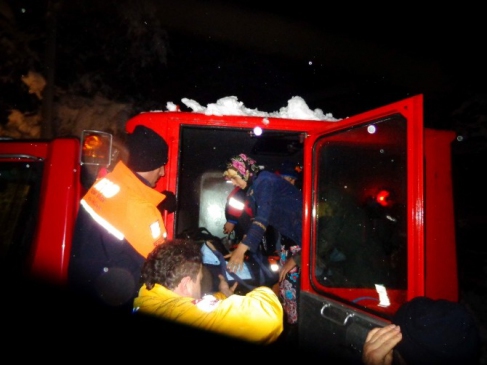 Köyde Mahsur Kalan Hamile Kadını AFAD Ekipleri Hastaneye Ulaştırdı