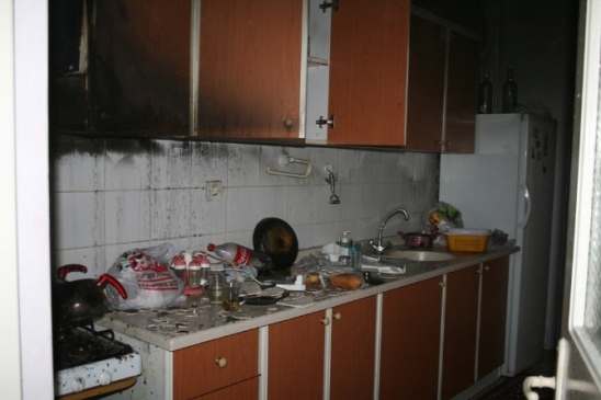 Yemek Yapmaya Çalışan Öğrenciler Evi Yaktı