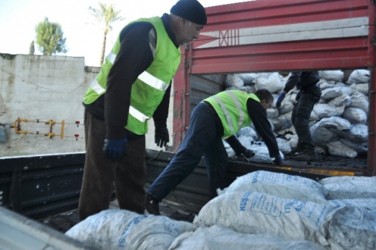 Kuşadası Belediyesi'nden 200 Aileye Yakacak Yardımı