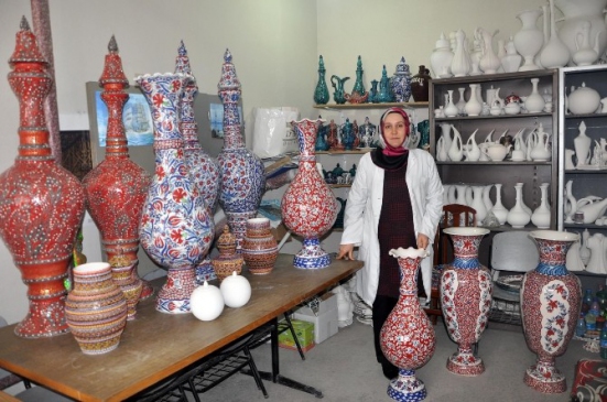 Sorgun'da Yapılan Çiniler Çin'e İhraç Edilecek