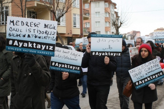 Eskişehir'de Zorunlu Din Dersine Tepki Yürüyüşü