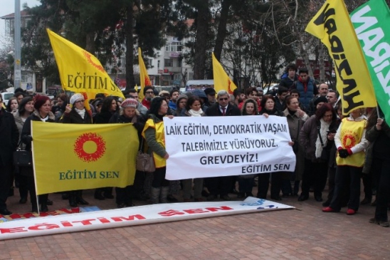 Eğitim-Sen Tekirdağ Şubesi Bir Gün İş Bıraktı