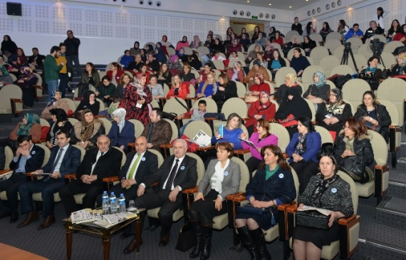 Korkut ''Başörtülü Annelerde Öğrenci Olabiliyor''