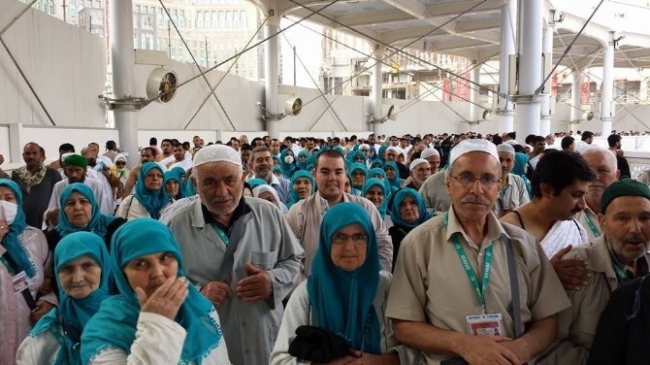 Edremitli Umreciler Kabe'de