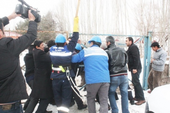 Ahlat Belediyesi Elektrik Kesintisine İzin Vermedi