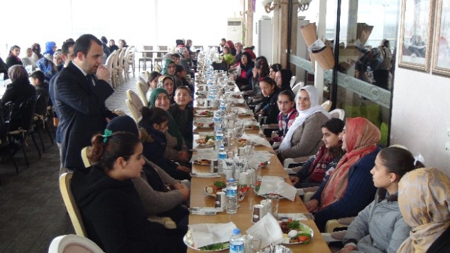 Samimi-Yet Projesi Kapsamında Babası Vefat Etmiş 50 Çocuğa Tablet Verildi