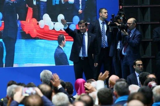 Başbakan Davutoğlu “Iç Güvenlik Paketi'ni Engellemeye Kalkarlarsa Onların Hepsine Bonzai Taraftarları Diyeceğiz”