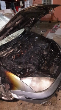 Afyonkarahisar'da 2 Araç Benzin Dökülerek Yakıldı