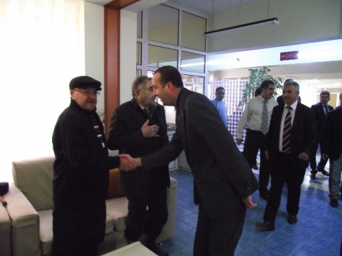 MHP'den Huzurevi Ziyareti