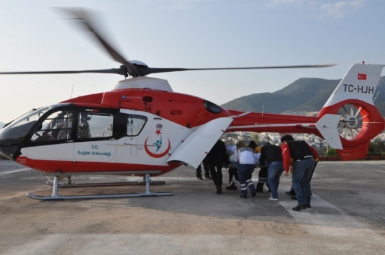 Kazada Yaralanan Genç Helikopterle İzmir'e Sevk Edildi