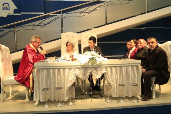 Başkan Köşker'den Sevgililer Günü Çiçeği