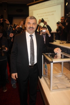 Mustafa Çelik Kayseri Büyükşehir Belediye Başkanı Seçildi