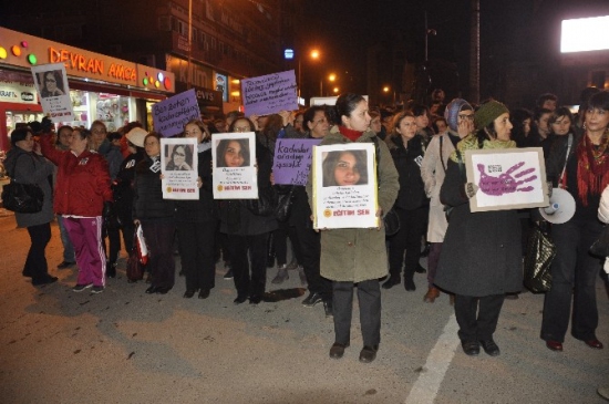 Zonguldaklı Kadınlar Özgecan İçin Yürüdü