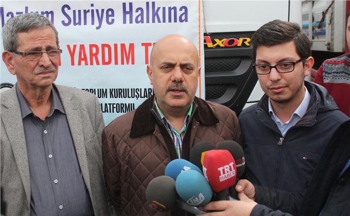 Kobani'ye insanı yardımlar sürüyor