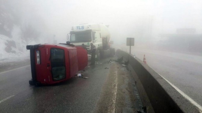 (Özel Haber) Bolu Dağı'nda Yoğun Sis Nedeniyle Trafik Kazası