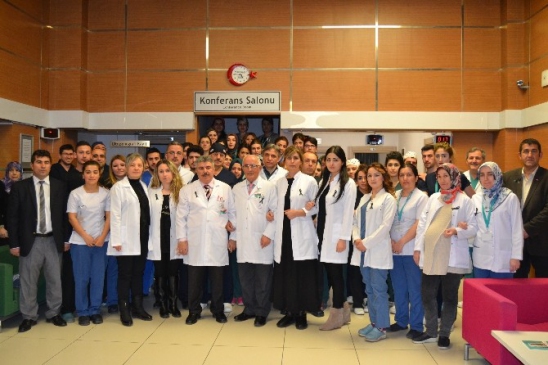 Dünyam Hastanesi De Özgecan'ın Öldürülmesini Protesto Etti