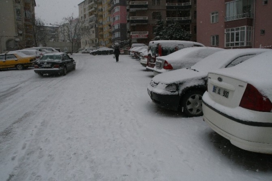 Yozgat'ta Kar Şehri Beyaza Bürüdü