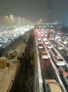 İstanbul'da Kar Yağışı Hayatı Olumsuz Etkiledi