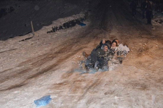 Tahta İle Snowboard Poşet İle Kayak