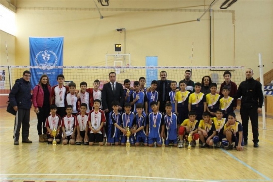 Karaman'da Küçükler Voleybol Müsabakaları Sona Erdi