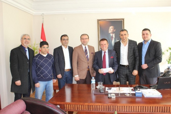 Sökeli Kuyumculardan Fakülteye 16 Bin Tl Bağış