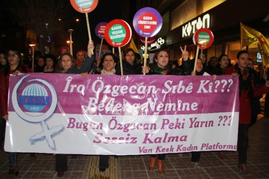 Van'da Meşaleli Yürüyüş