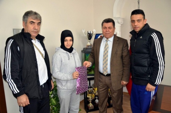 Aydın'dan Boksta Çifte Derece