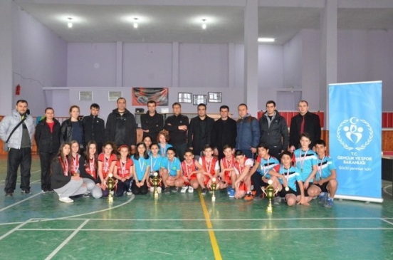 Yıldızlar Badminton Müsabakaları Sona Erdi