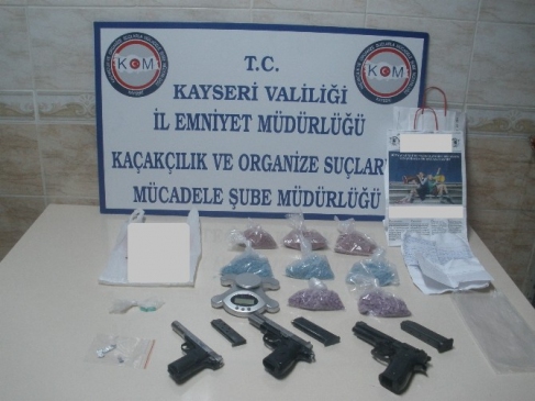 Polisten Zehir Tacirlerine Darbe