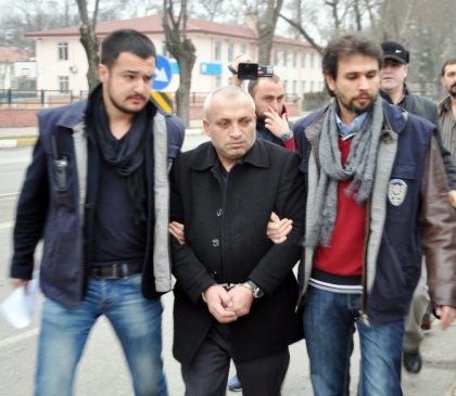 Sakarya'da 21 Yıllık Eşini Öldüren 112 Şoförü İçin Adli Tıp'tan Rapor Alınacak